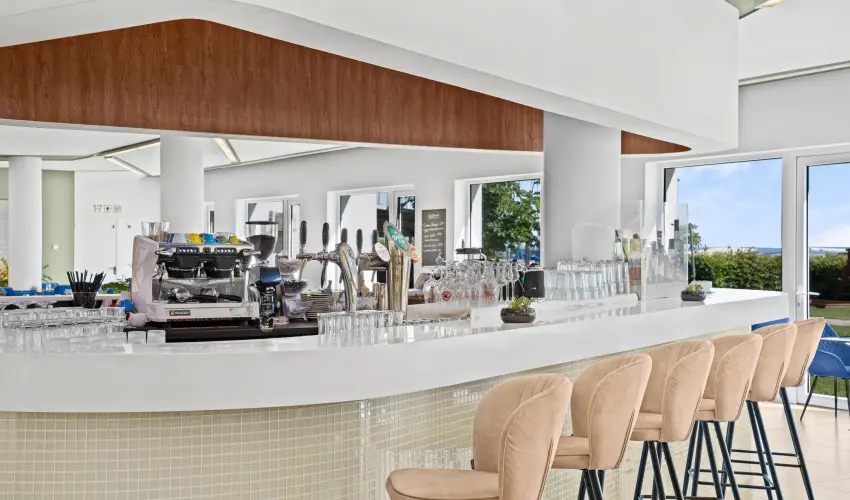 Hotel Yacht Wellness & Business Si�fok - M�jus 1.