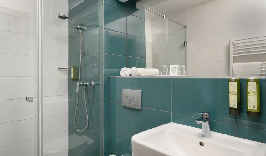 Hotel Yacht Wellness & Business Si�fok - M�jus 1.