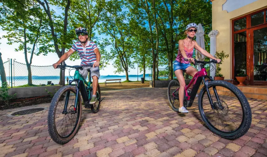 Hotel Anna Villa Balatonföldvár - Május 1.