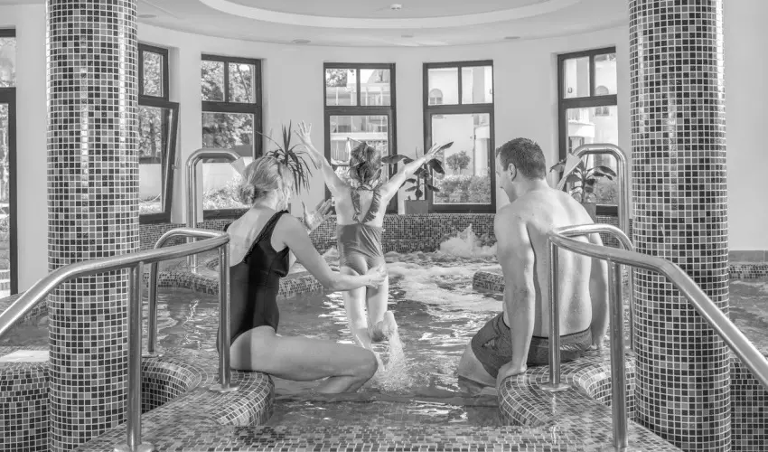 Hotel Anna Villa Balatonf�ldv�r - M�jus 1.