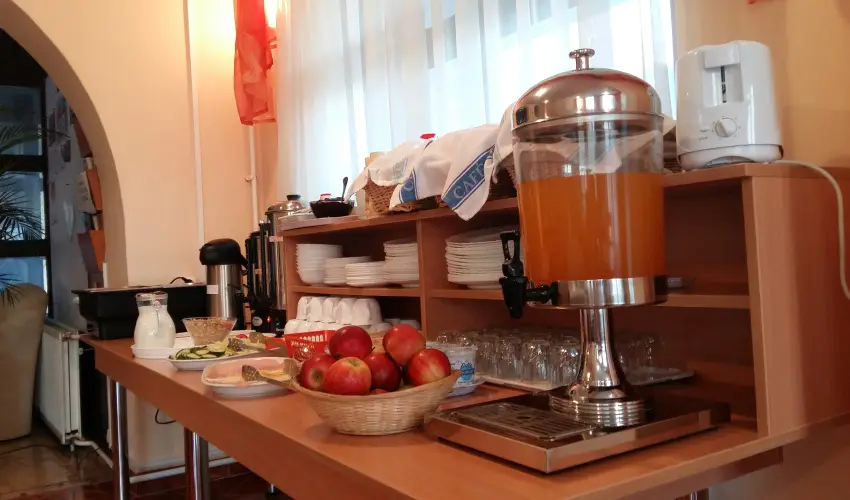 Therm�l Apartmanh�z Kom�rom - M�jus 1.