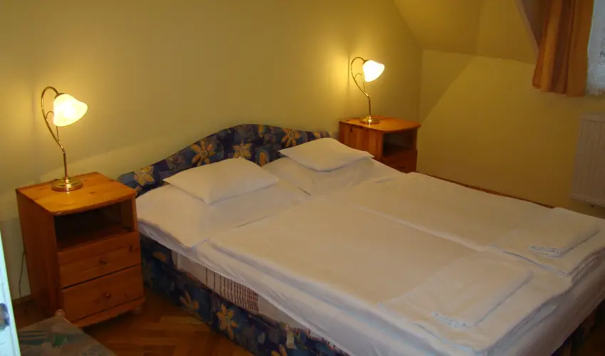 Therm�l Apartmanh�z Kom�rom - M�jus 1.