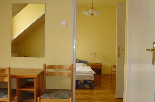 Therm�l Apartmanh�z - M�jus 1.