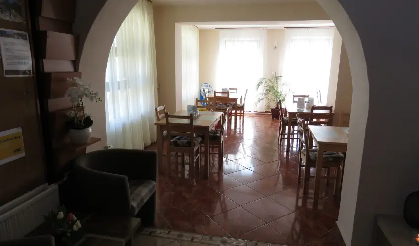 Therm�l Apartmanh�z Kom�rom - M�jus 1.