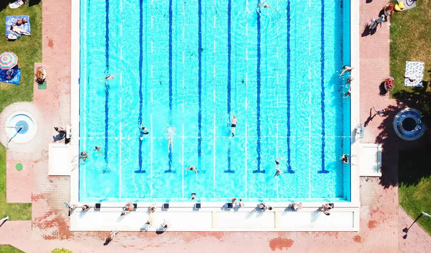 Therm�l Apartmanh�z Kom�rom - M�jus 1.