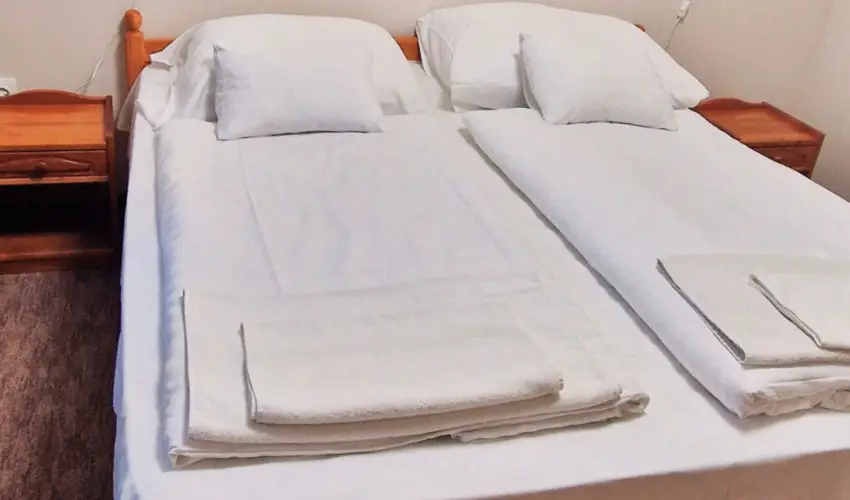 Therm�l Apartmanh�z Kom�rom - M�jus 1.