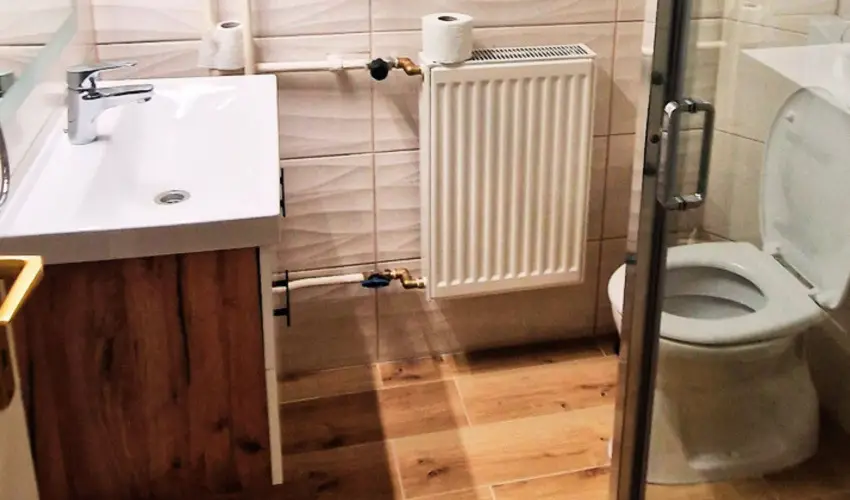 Therm�l Apartmanh�z Kom�rom - M�jus 1.