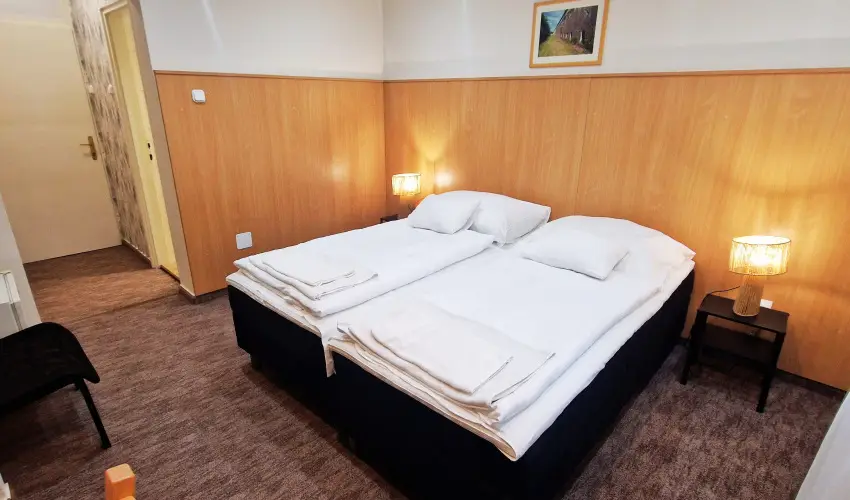 Therm�l Apartmanh�z Kom�rom - M�jus 1.