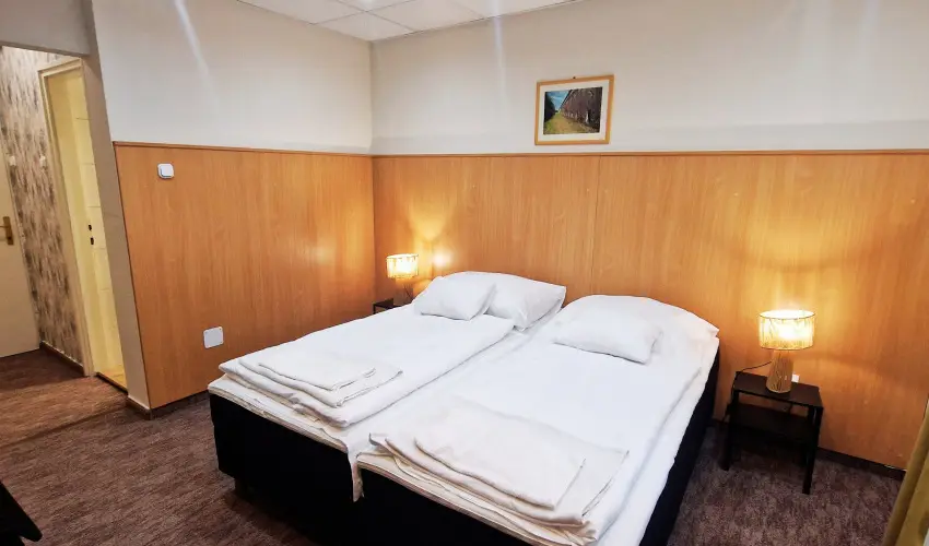 Therm�l Apartmanh�z Kom�rom - M�jus 1.