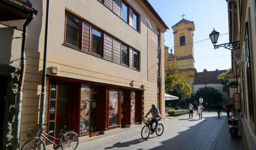 HR Apartmanház Eger - Május 1. (min. 3 éj)