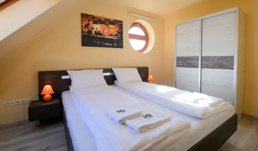 HR Apartmanház Eger - Május 1. (min. 3 éj)