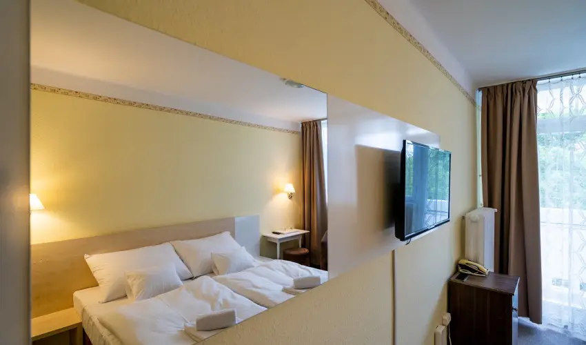 Hotel Hforrs Hajdszoboszl - Mjus 1. (min. 2 j)