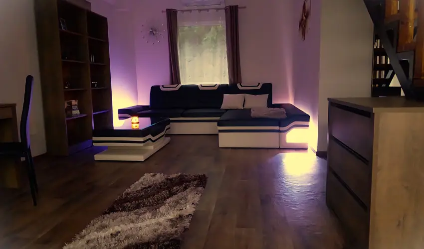 Hunor Vend�gh�z S�toralja�jhely - M�jus 1. (min. 2 �j)