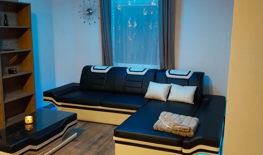 Hunor Vend�gh�z S�toralja�jhely - M�jus 1. (min. 2 �j)