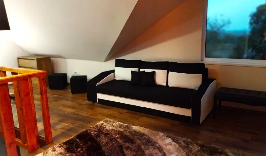 Hunor Vend�gh�z S�toralja�jhely - M�jus 1. (min. 2 �j)