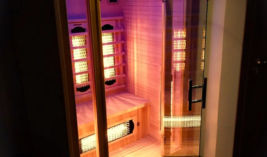 Hunor Vend�gh�z S�toralja�jhely - M�jus 1. (min. 2 �j)