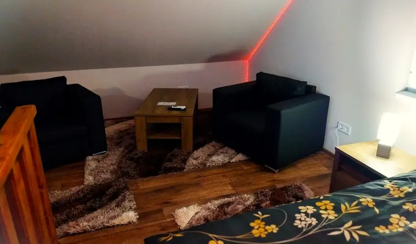 Hunor Vend�gh�z S�toralja�jhely - M�jus 1. (min. 2 �j)