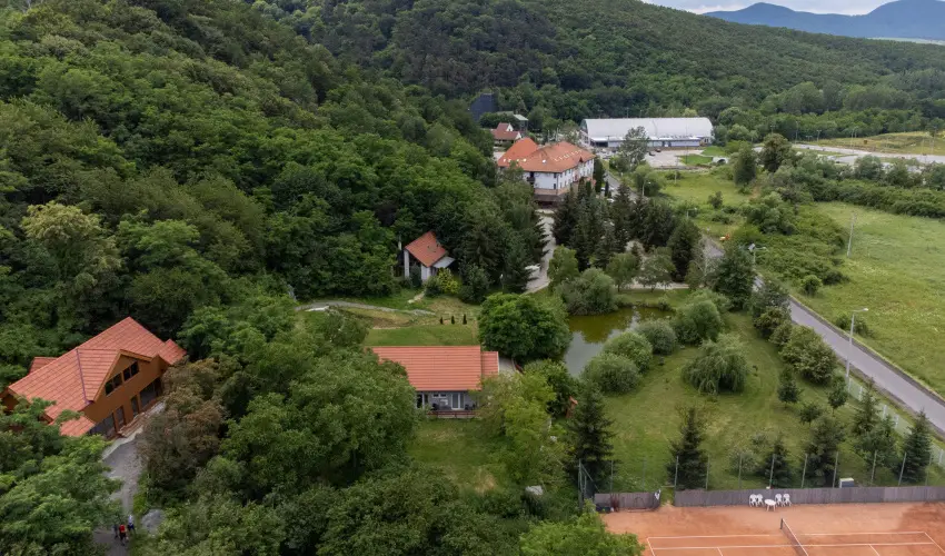 Hunor Vend�gh�z S�toralja�jhely - M�jus 1. (min. 2 �j)