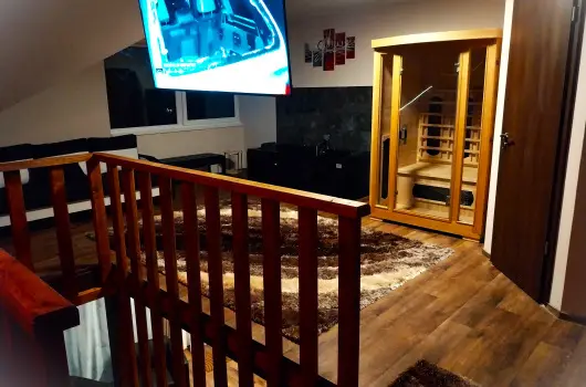 Hunor Vend�gh�z - M�jus 1. (min. 2 �j)