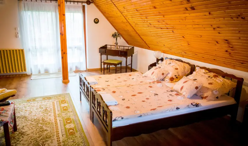 Huszár Vendégház Örvényes - Május 1.