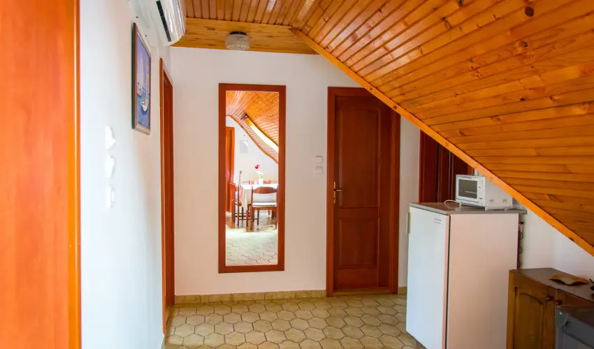 Huszár Vendégház Örvényes - Május 1.