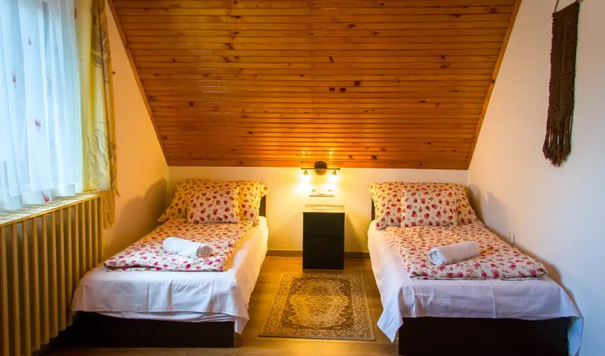 Huszár Vendégház Örvényes - Május 1.