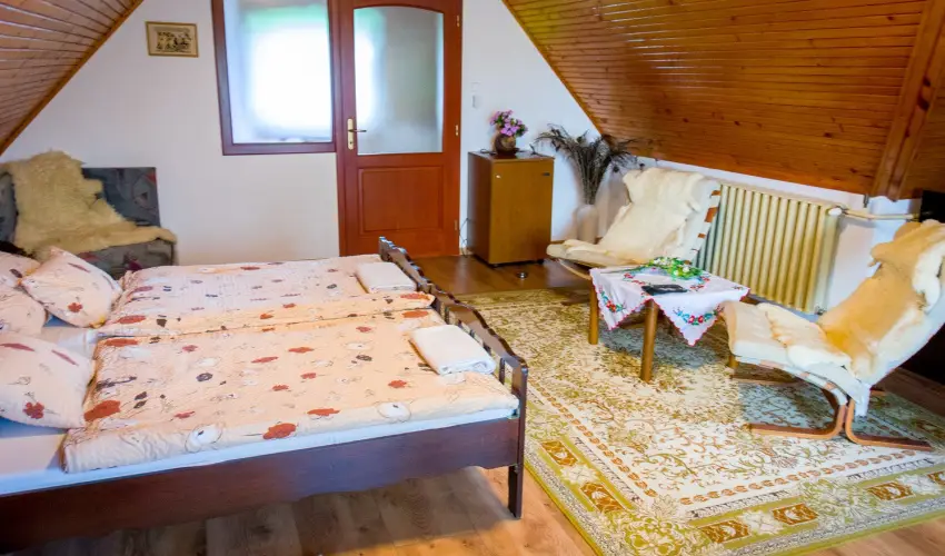 Huszár Vendégház Örvényes - Május 1.