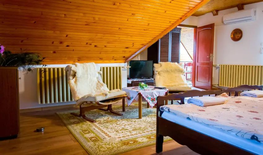 Huszár Vendégház Örvényes - Május 1.