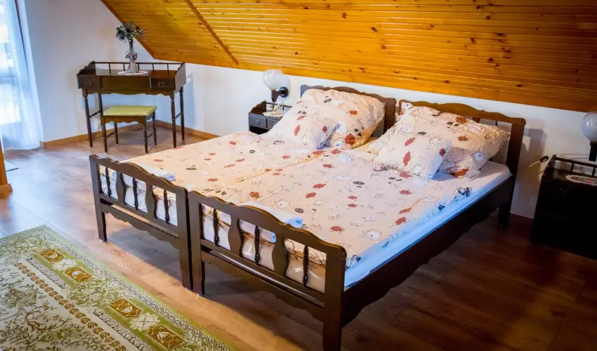 Huszár Vendégház Örvényes - Május 1.