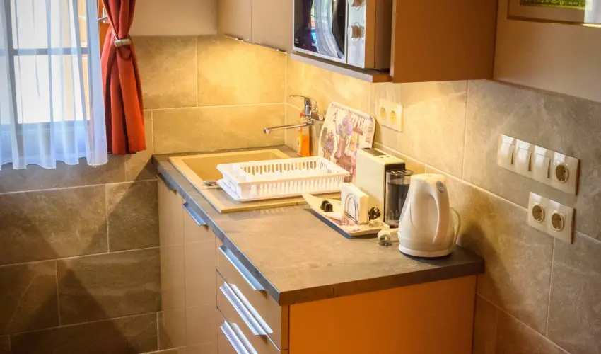 Huszár Vendégház Örvényes - Május 1.