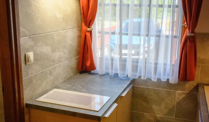 Huszár Vendégház Örvényes - Május 1.