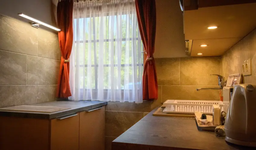 Huszár Vendégház Örvényes - Május 1.