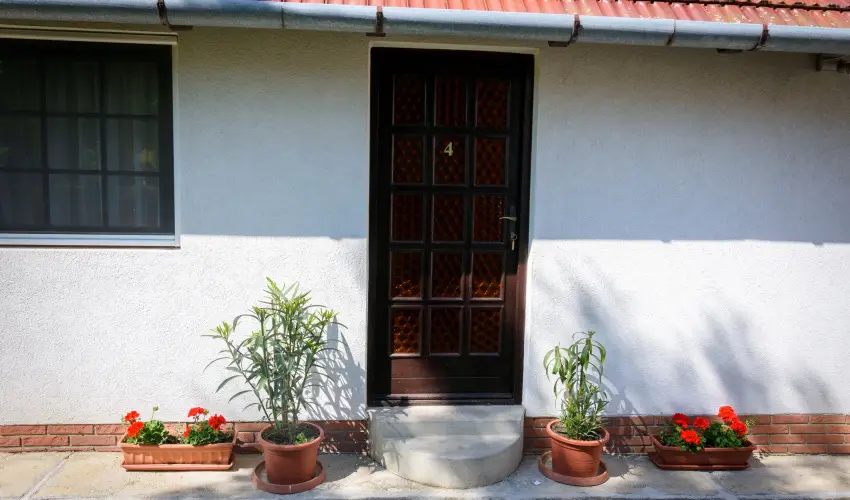 Huszár Vendégház Örvényes - Május 1.