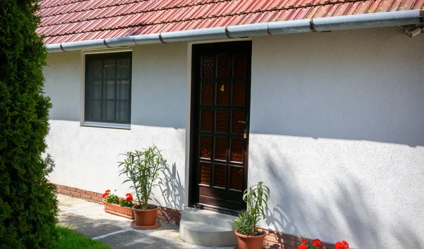 Huszár Vendégház Örvényes - Május 1.