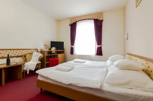 Hotel Imperial Gy�gysz�ll� - M�jus 1.