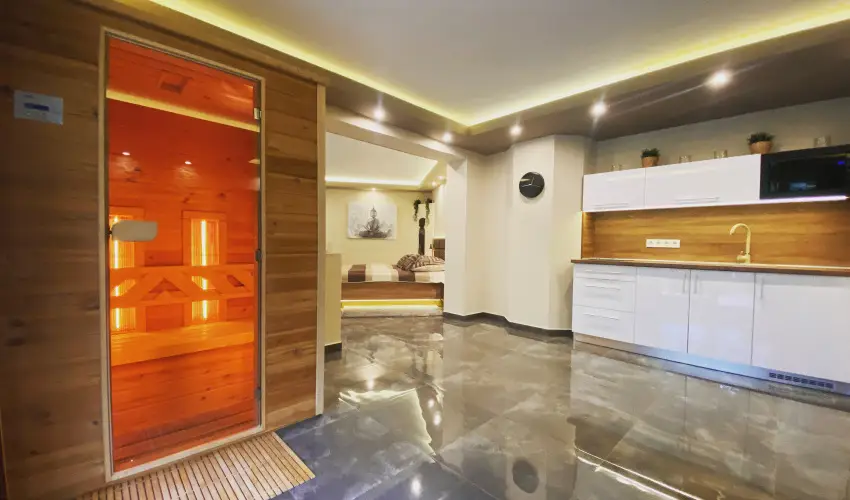 The Jakuzzi Room Miskolctapolca - M�jus 1.