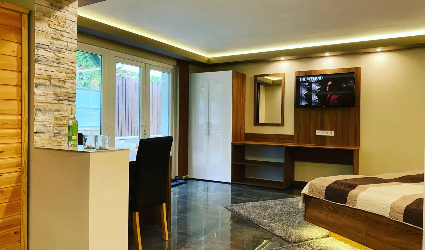 The Jakuzzi Room Miskolctapolca - M�jus 1.