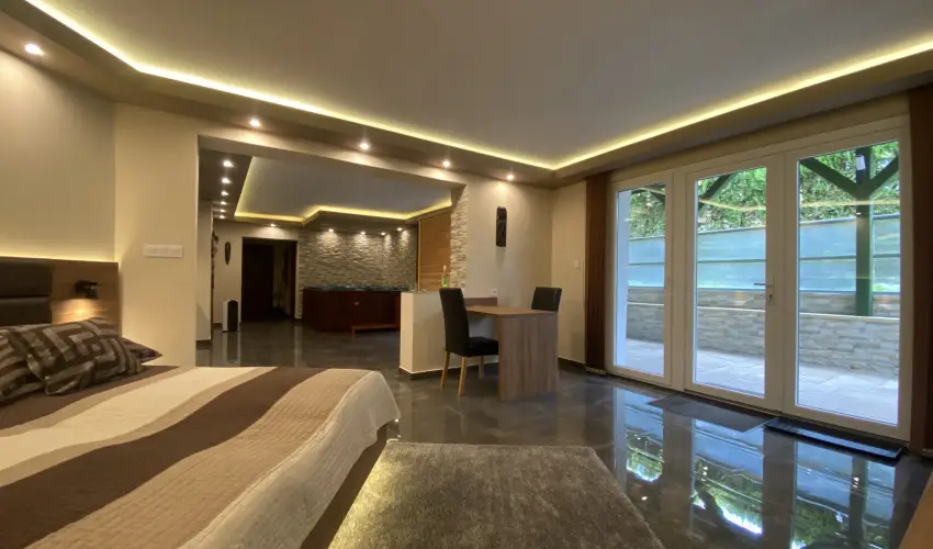 The Jakuzzi Room Miskolctapolca - M�jus 1.