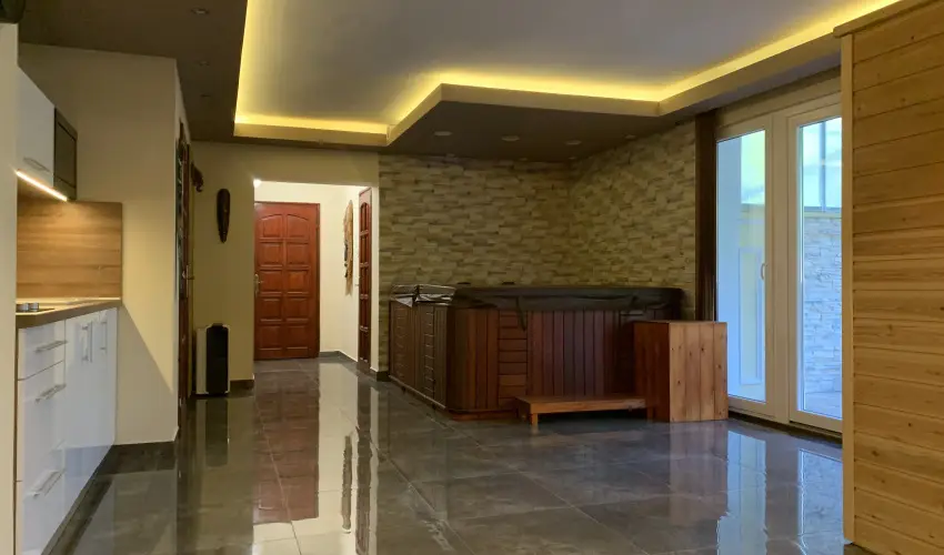 The Jakuzzi Room Miskolctapolca - M�jus 1.