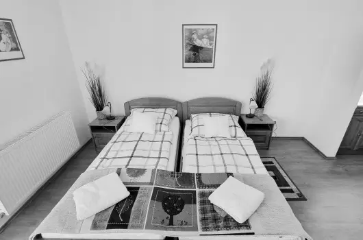 J�kai sor II. Apartman - M�jus 1. (min. 2 �j)