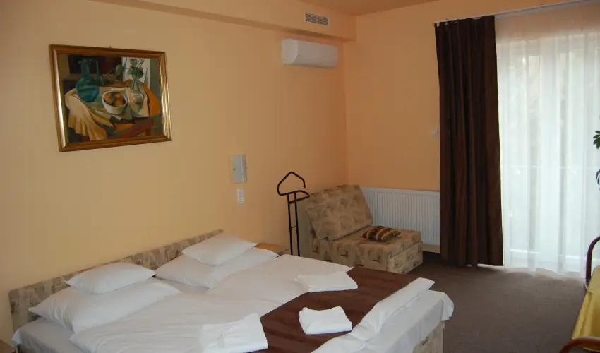 Judit Panzi Tapolca-Gyulakeszi - Mjus 1. (min. 2 j)