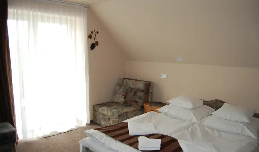 Judit Panzi Tapolca-Gyulakeszi - Mjus 1. (min. 2 j)