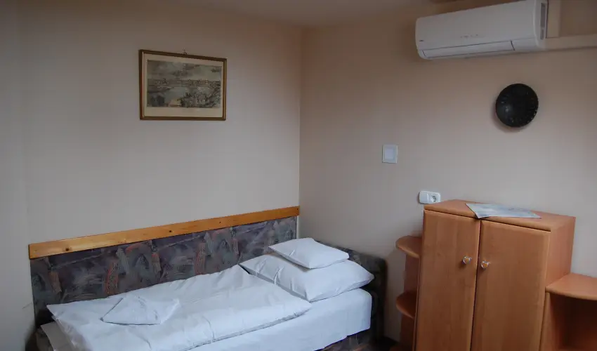 Judit Panzi Tapolca-Gyulakeszi - Mjus 1. (min. 2 j)