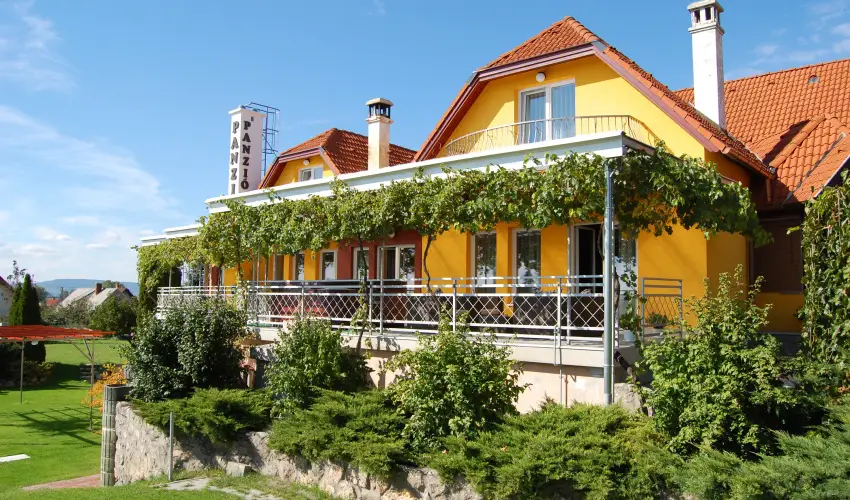 Judit Panzi Tapolca-Gyulakeszi - Mjus 1. (min. 2 j)