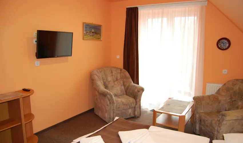 Judit Panzi Tapolca-Gyulakeszi - Mjus 1. (min. 2 j)