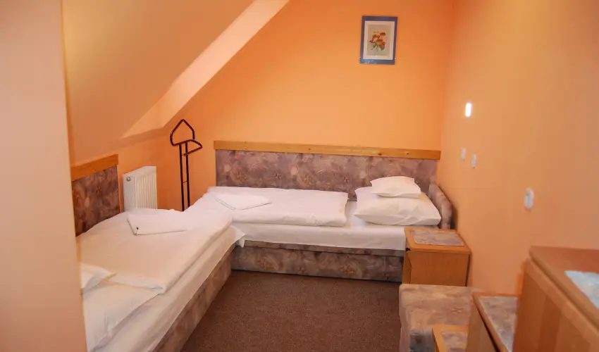 Judit Panzi Tapolca-Gyulakeszi - Mjus 1. (min. 2 j)