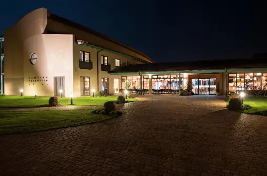 Vulk�n Wellness Hotel �s Kemping - M�jus 1-i last minute