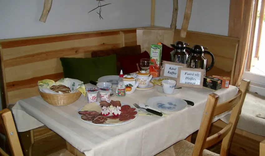 Kaktusz Villa H�v�z - M�jus 1. (min. 2 �j)