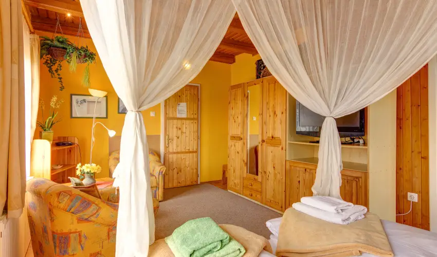 Kaktusz Villa H�v�z - M�jus 1. (min. 2 �j)