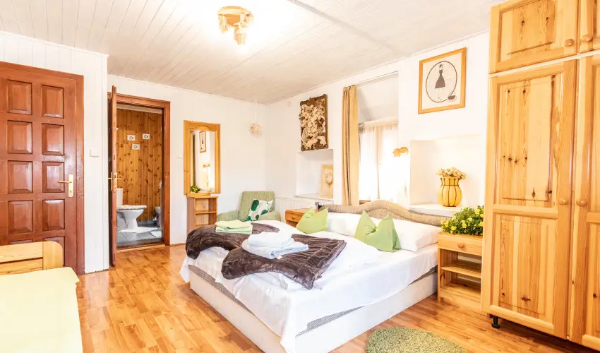 Kaktusz Villa H�v�z - M�jus 1. (min. 2 �j)